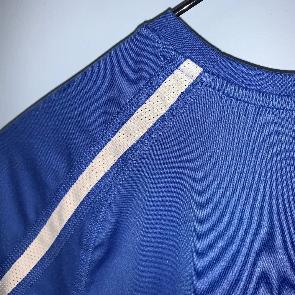 Nike men’s activewear shirt - Picture 5 of 9